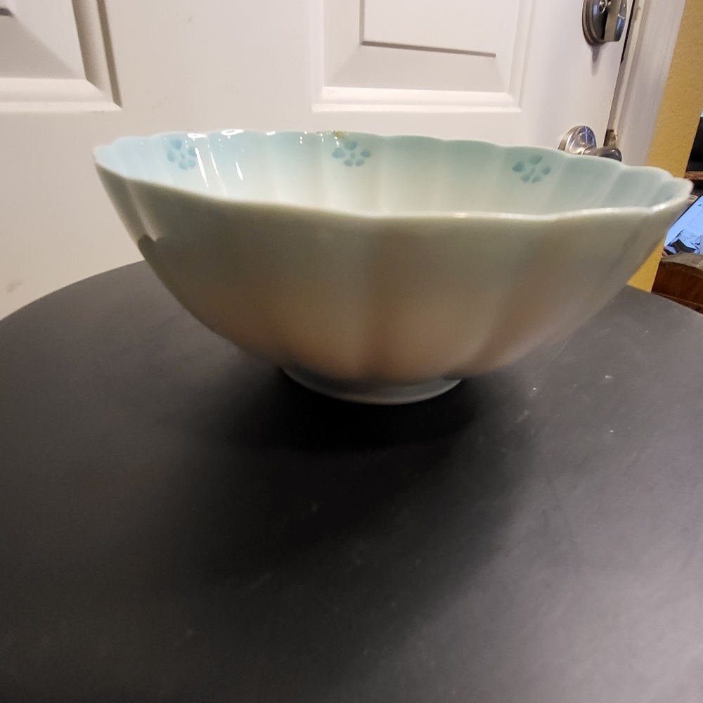 Antique Celedon Japanese Porcelain Bowl Signed on Base